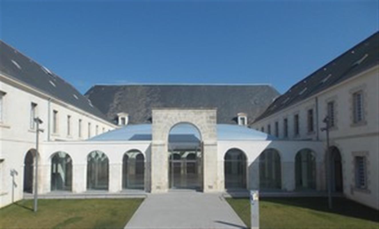 Musee Abbaye Ste Croix Visiter La Vendee Campilo