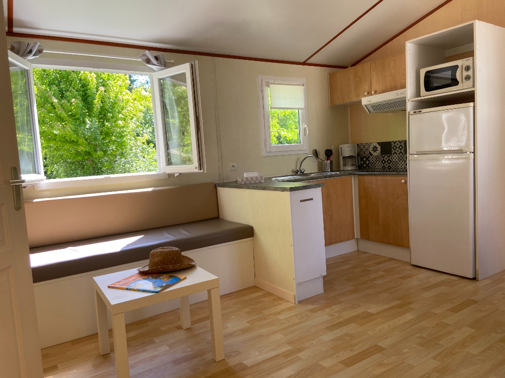 Camping Special Famille Nombreuse Mobil Home Tribu - Piece De Vie - Campilo